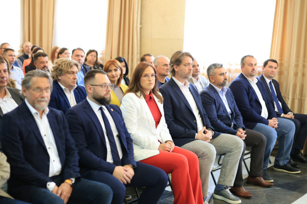 Javnost u radu slika